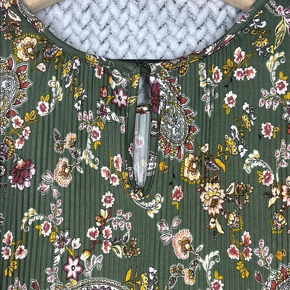 FYVE Paisley Floral Pleated Front Stretch Green Blouse Top Size L Ruffle Sleeve - Picture 4 of 8